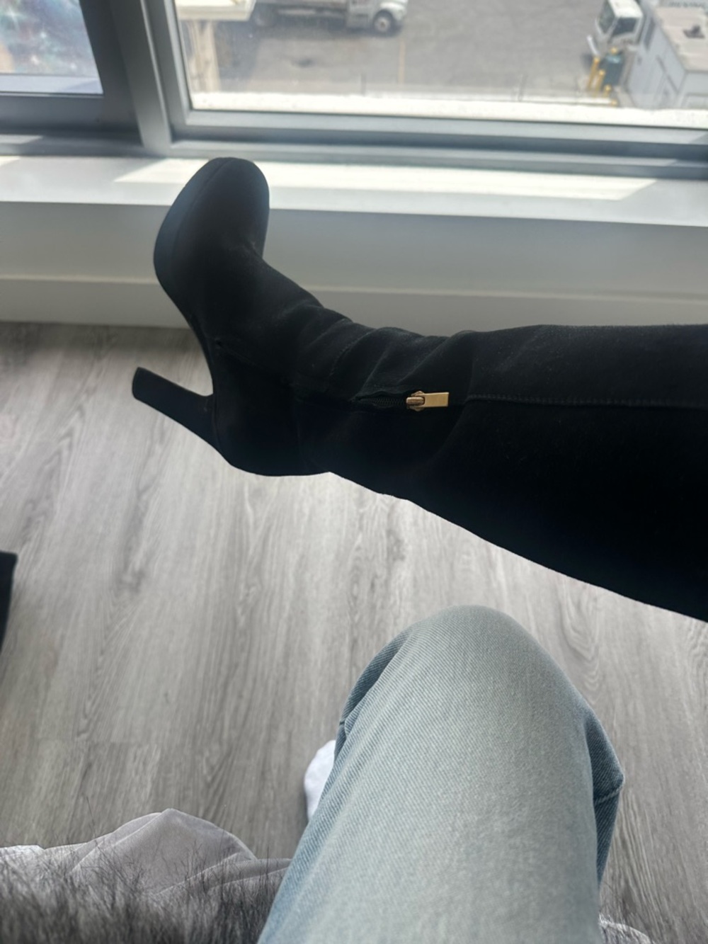 Yves Saint Laurent Black Heeled Boots - Picture 8 of 10